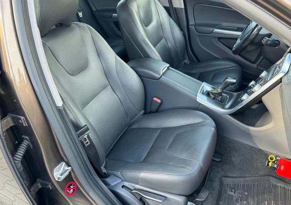 Volvo V60 Cross Country cena 55900 przebieg: 225000, rok produkcji 2015 z Puławy małe 742